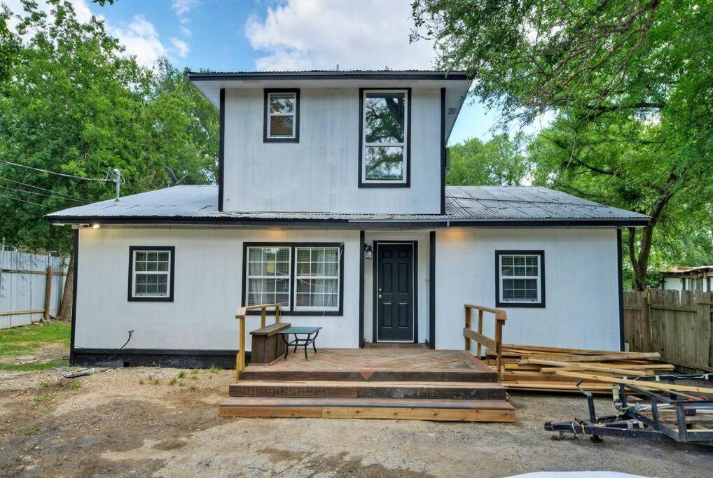 Great Value Stay Near Tesla Austin Exterior photo
